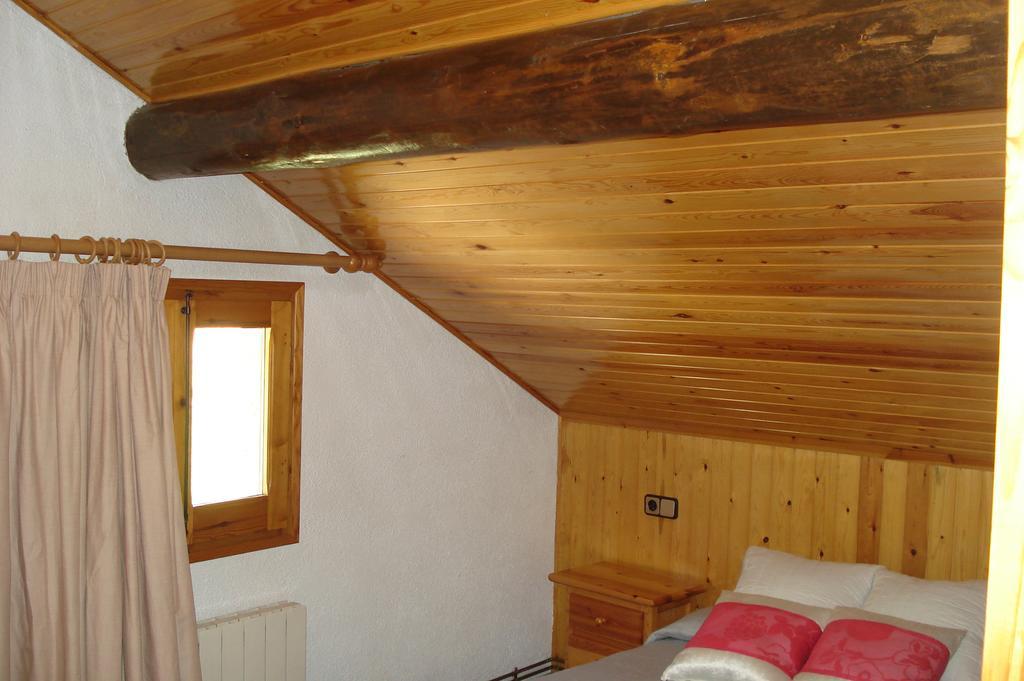 Apartaments Pont Romanic Еспот Стая снимка