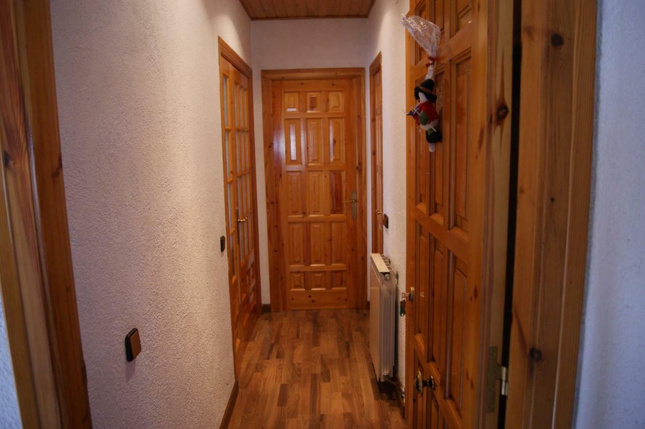 Apartaments Pont Romanic Еспот Екстериор снимка