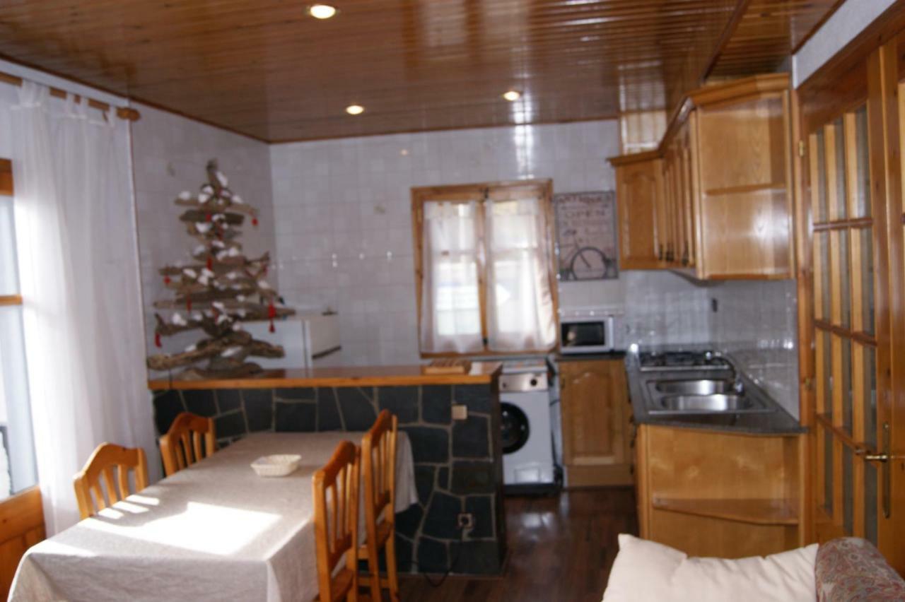 Apartaments Pont Romanic Еспот Екстериор снимка