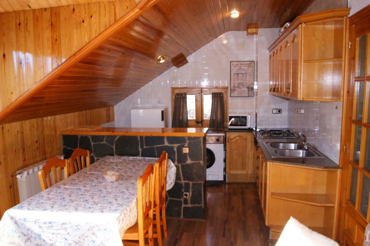Apartaments Pont Romanic Еспот Екстериор снимка